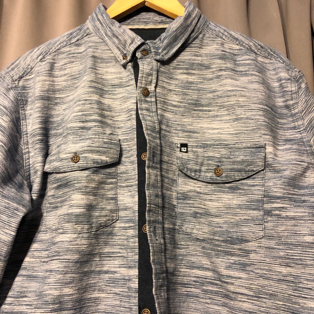 Men’s button up shirt 👔